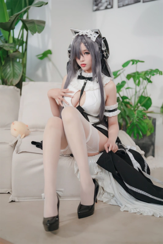 碧蓝航线 奥古斯特女仆 - 轩萧学姐